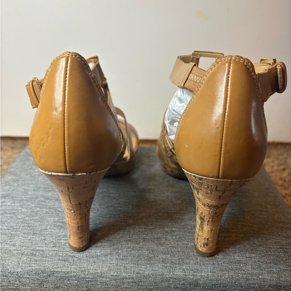 Brown Strappy Heel - Picture 4 of 9